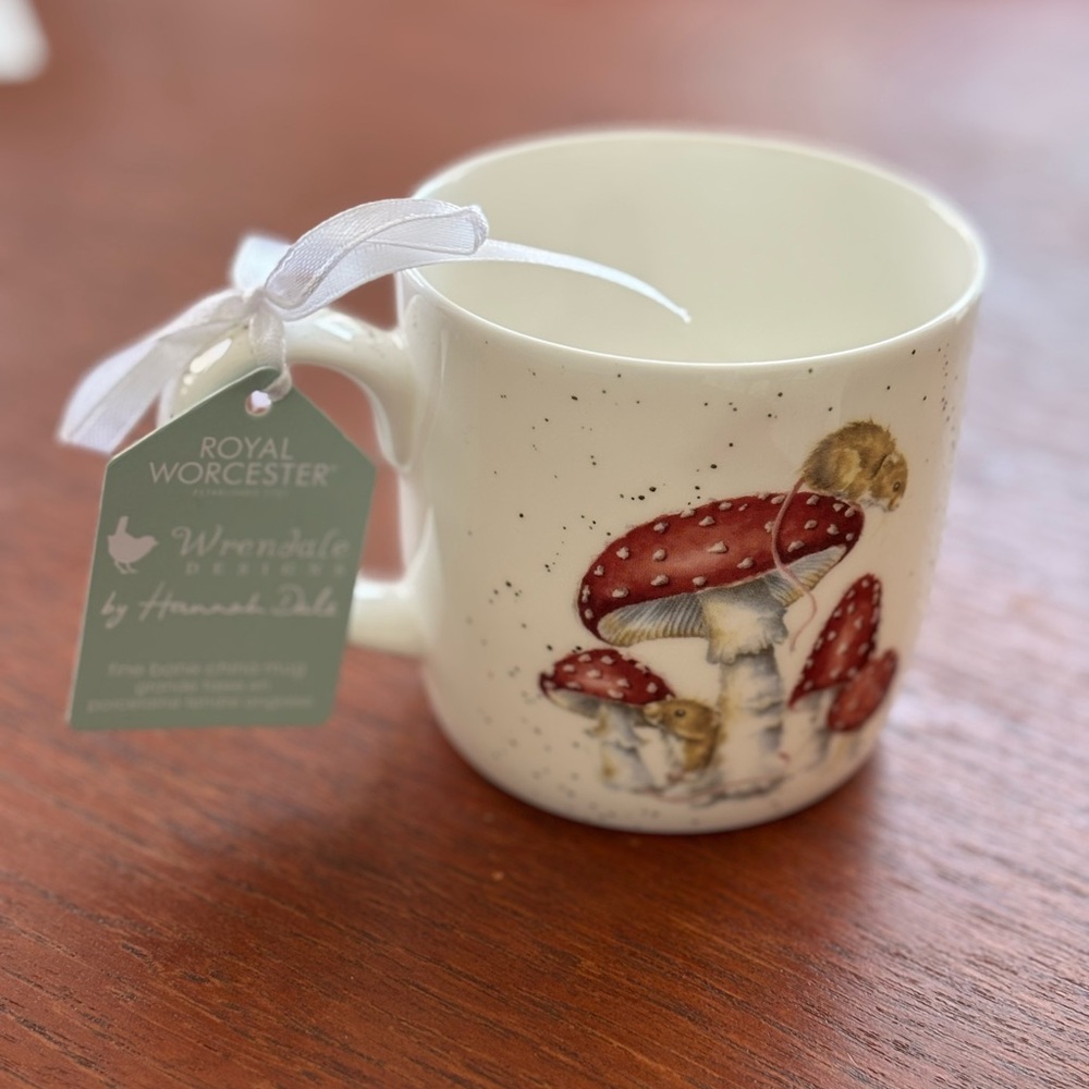 Mug with Mouse and mushroom Design